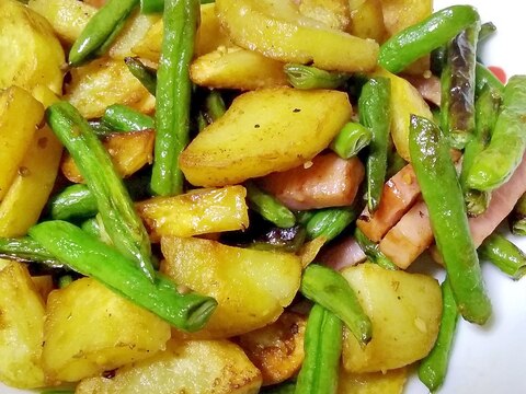 じゃがいもいんげん豆のベーコン炒め☆ガーリック風味